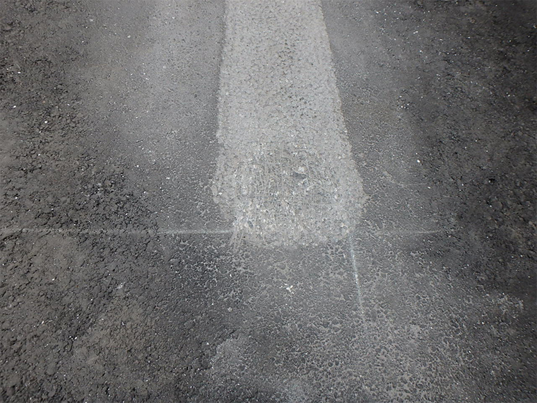 駐車場の白線引き直し　ラインのアップ画像