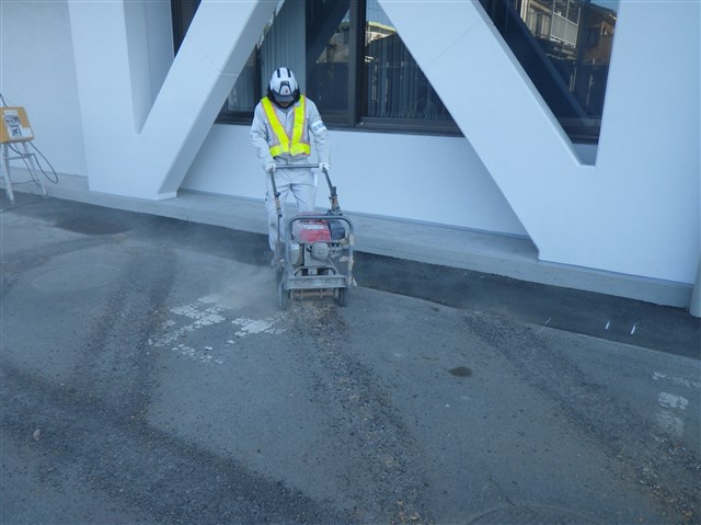 【コラム】ライン引直しの時、既存ラインの消去は必要なのか